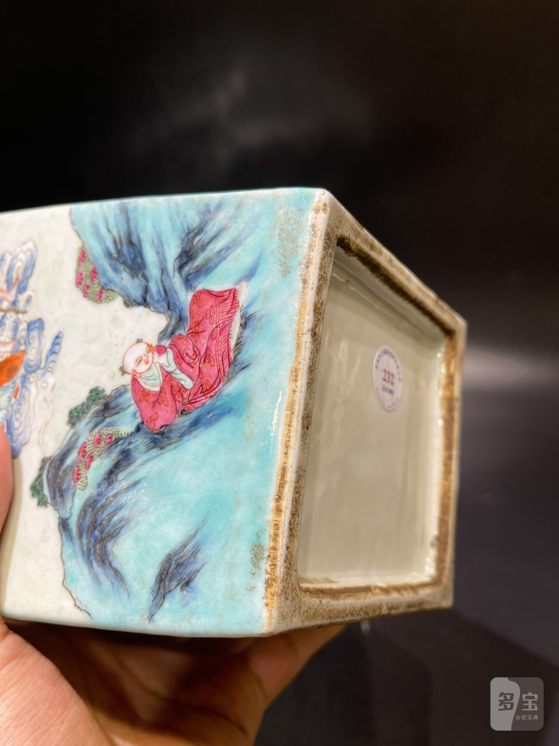 清同治 粉彩群仙祝寿图铺首方瓶 - 图15